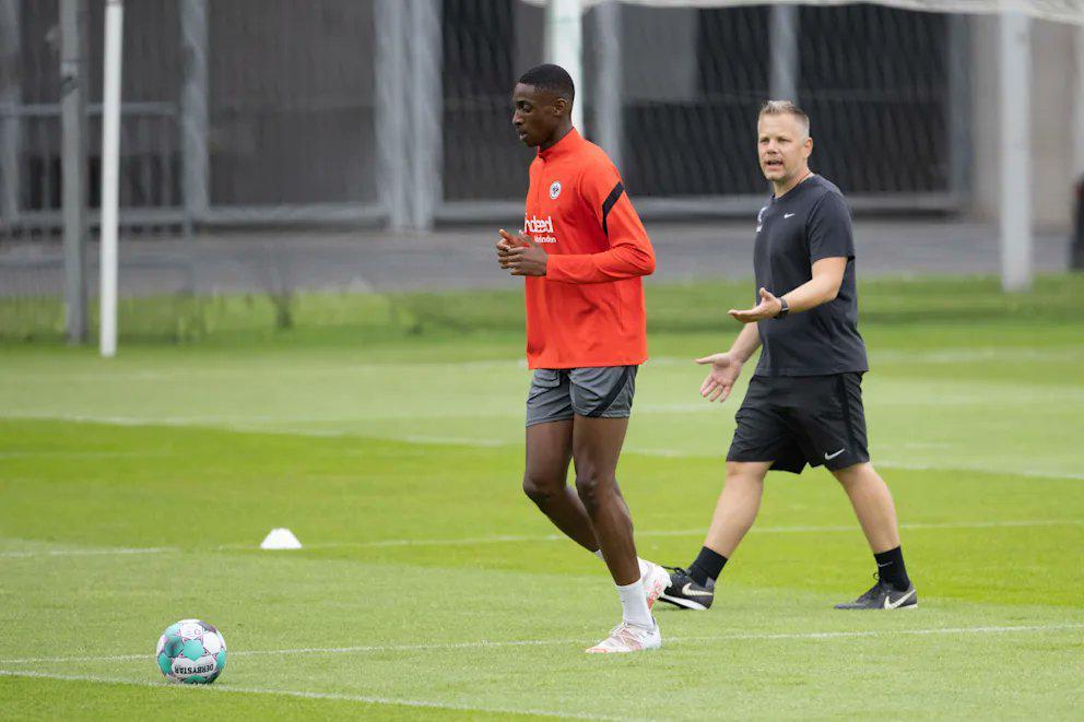 life-leyu.com-图片报：拜仁任命法鹰康复教练索默，负责俱乐部该部门重组