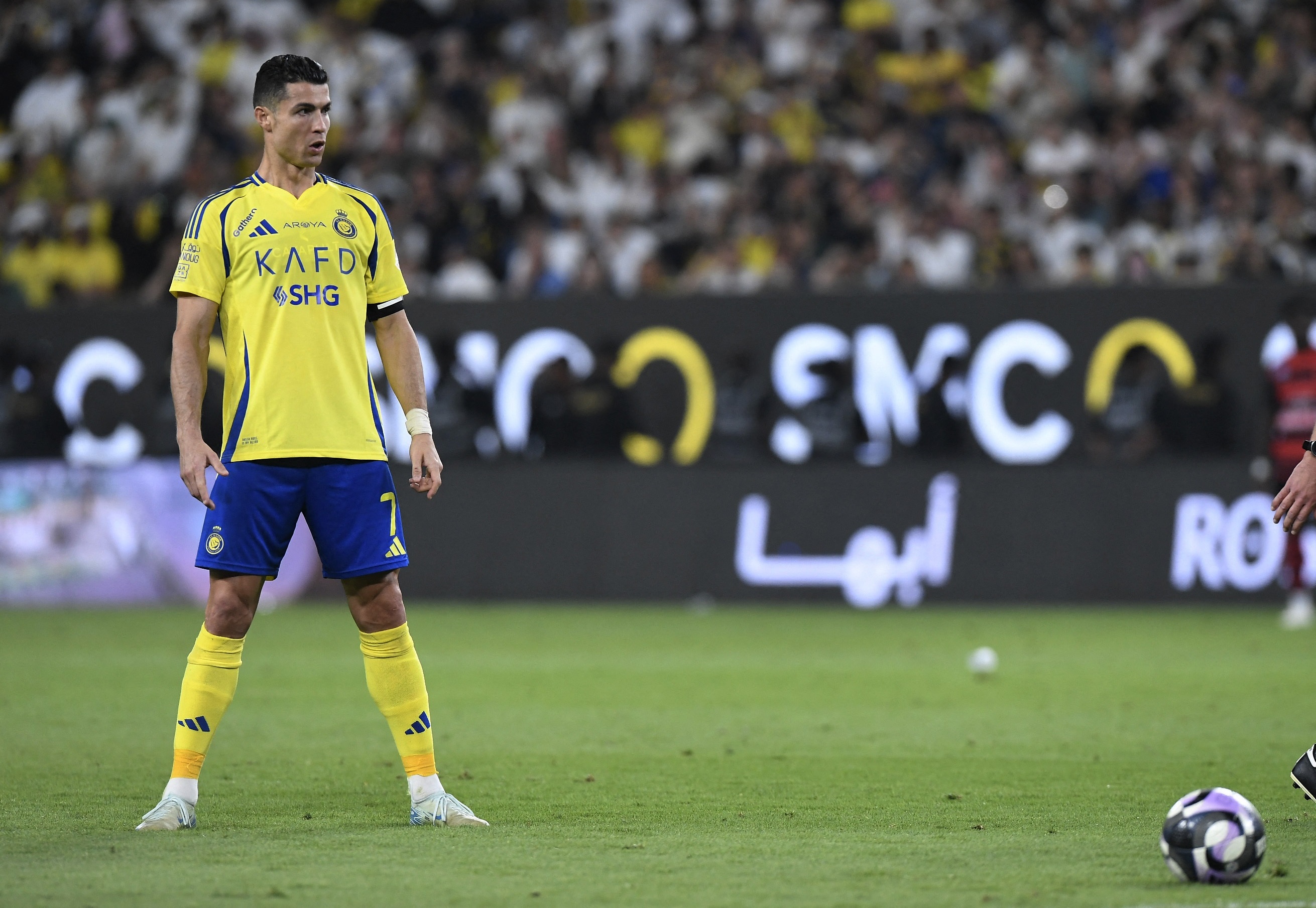 乐鱼中国官网-胜利主帅盛赞C罗：40岁传奇风采不减，执教殊荣倍感珍惜