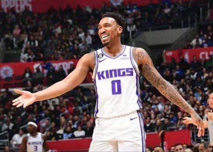 乐鱼体育登录入口-美记：国王队在今年休赛期一直竭尽全力想要交易走后卫蒙克