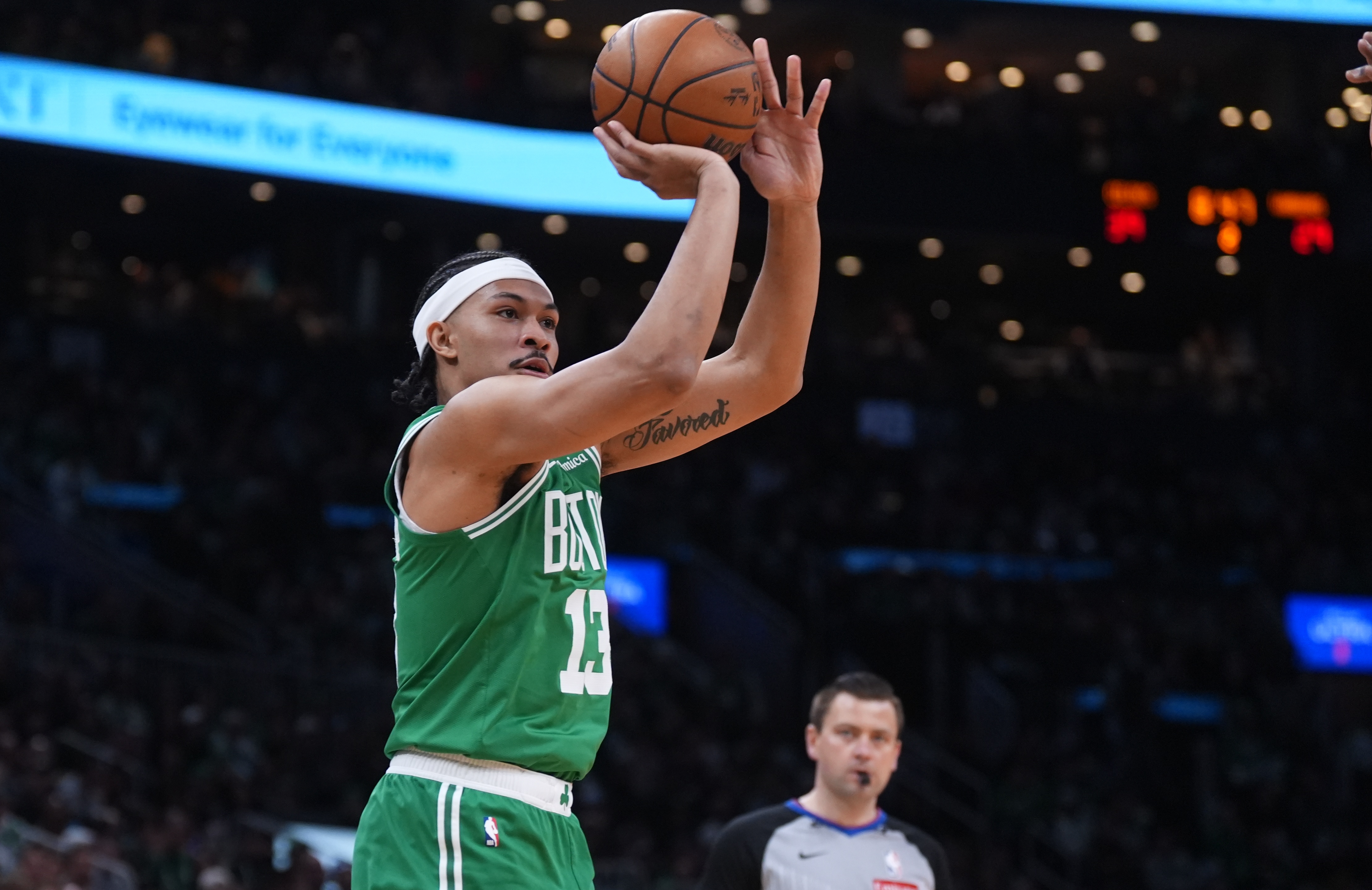 乐鱼中国官网-外线练手！凯尔特人首节23次出手有16次是三分 但仅命中4球